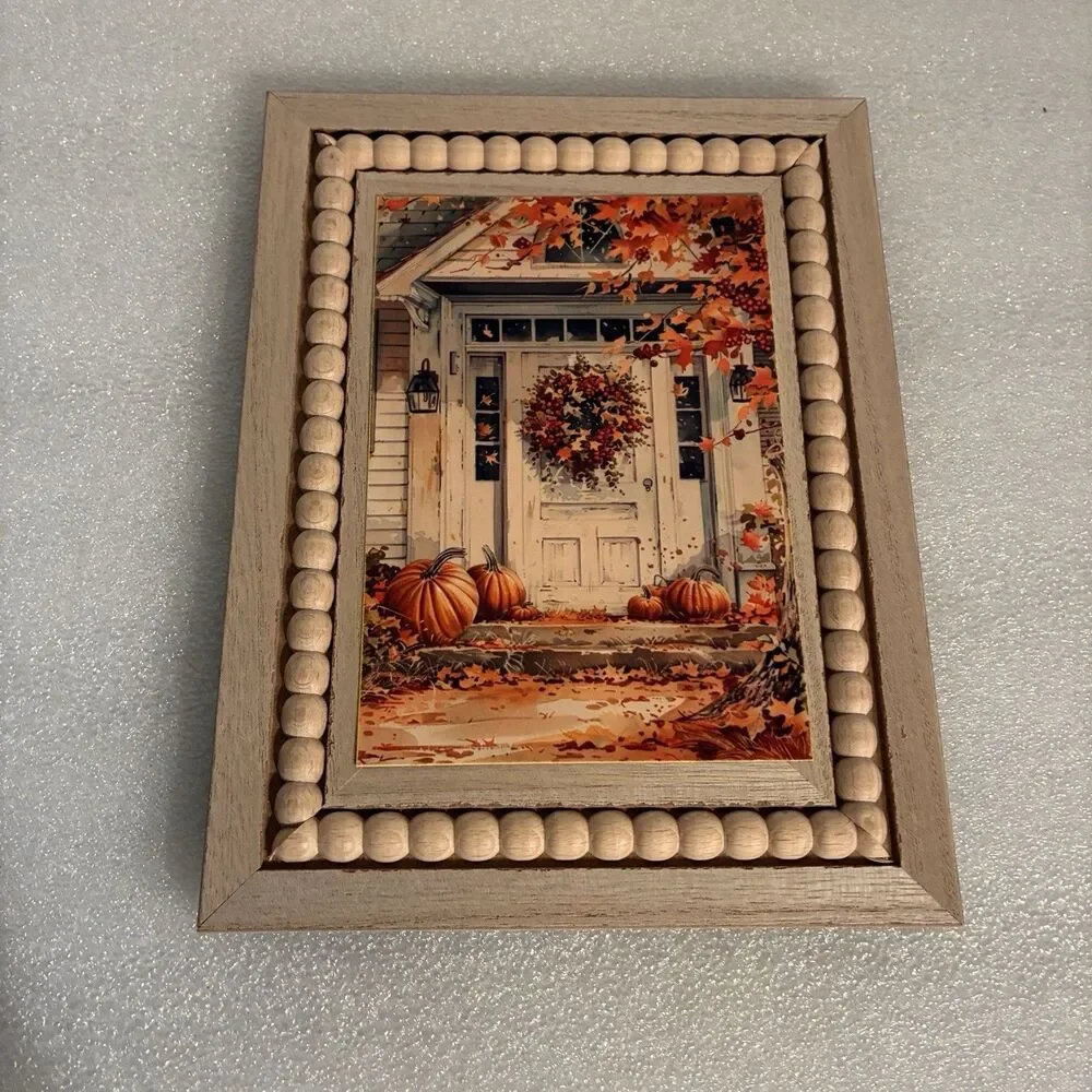 1 Wood Beaded Picture Frame With 5 Holiday Prints To Rotate. Use On Wall Or Desk